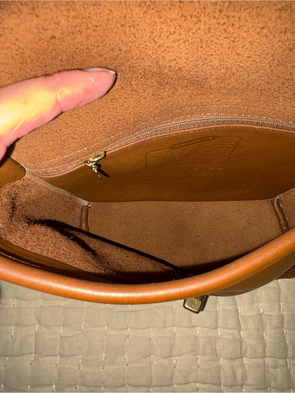 Vintage Coach Brown Leather Crossbody Bag with Turn-Lock Closure - Picture 7 of 15